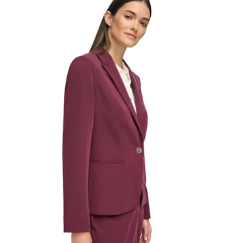 Tommy Hilfiger Women's Business Jacket  Size 14 Slim Fit, Color Winetasting